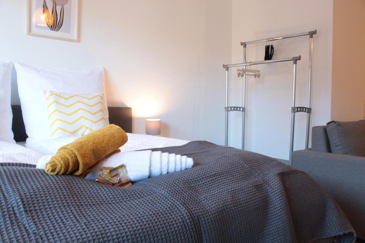Zentral. Stylisch. Balkon & Parkplatz. Netflix Apartment Holzgerlingen Luaran gambar
