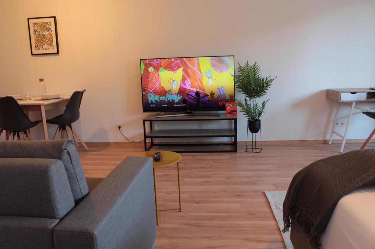 Zentral. Stylisch. Balkon & Parkplatz. Netflix Apartment Holzgerlingen Luaran gambar